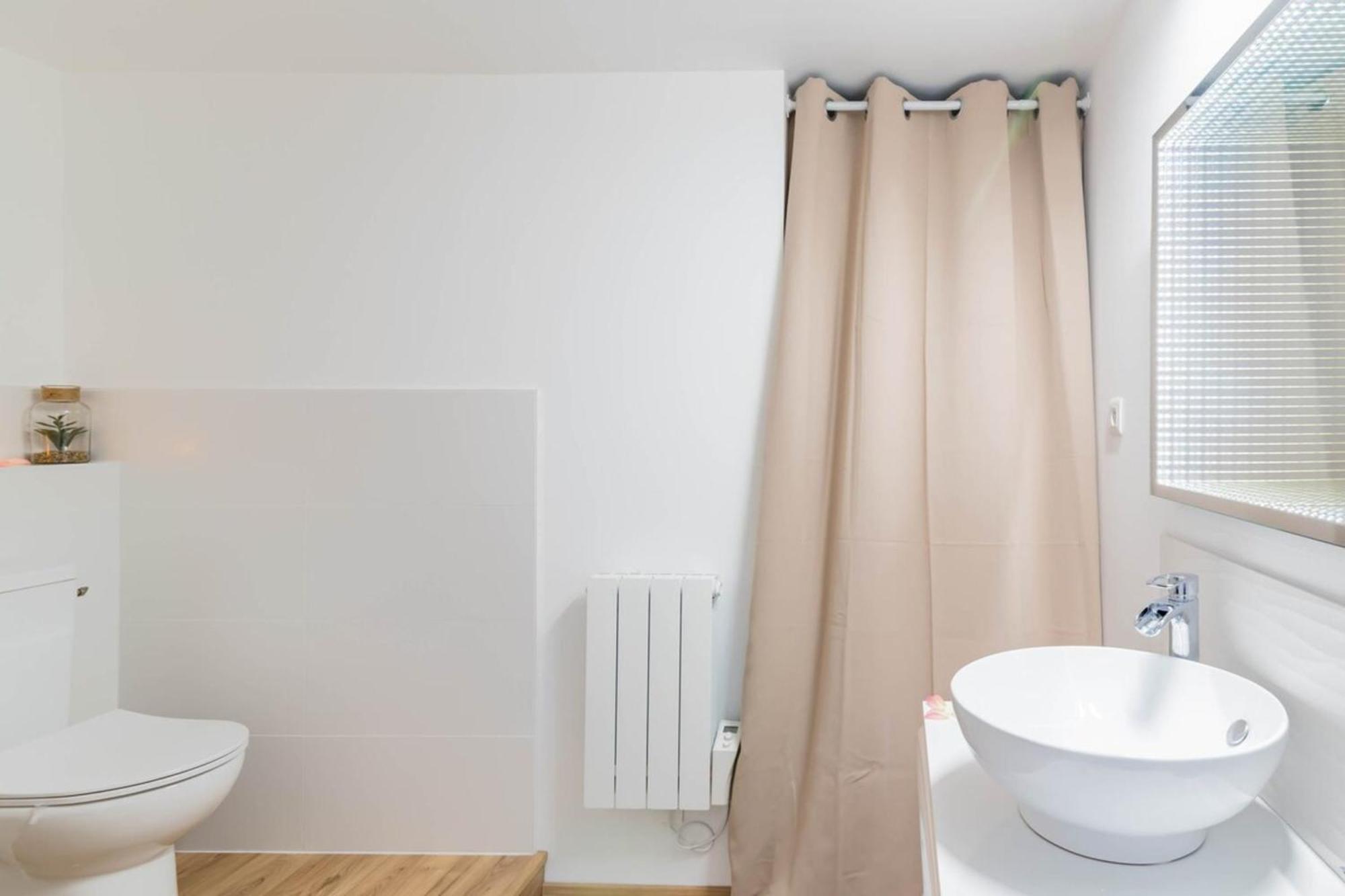 Love Room Perpignan Jacuzzi & Ambiance Romantique Villeneuve-de-la-Raho Exterior foto